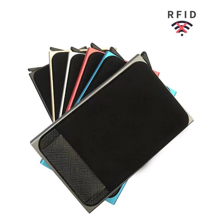 लवचिकता बॅक पाउचसह स्वयंचलित पॉप अप RFID अॅल्युमिनियम वॉलेट